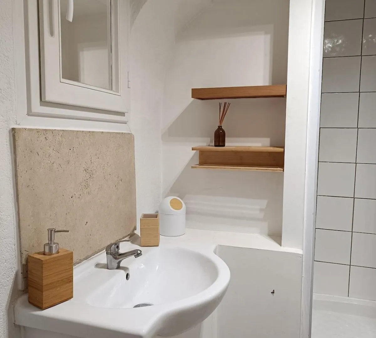 Studio Aux Portes Du Theatre Et De La Gare Orange  Apartment